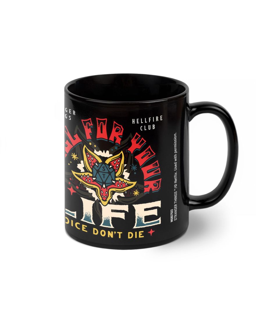 Stranger Things 4 Roll For Your Life - czarny kubek