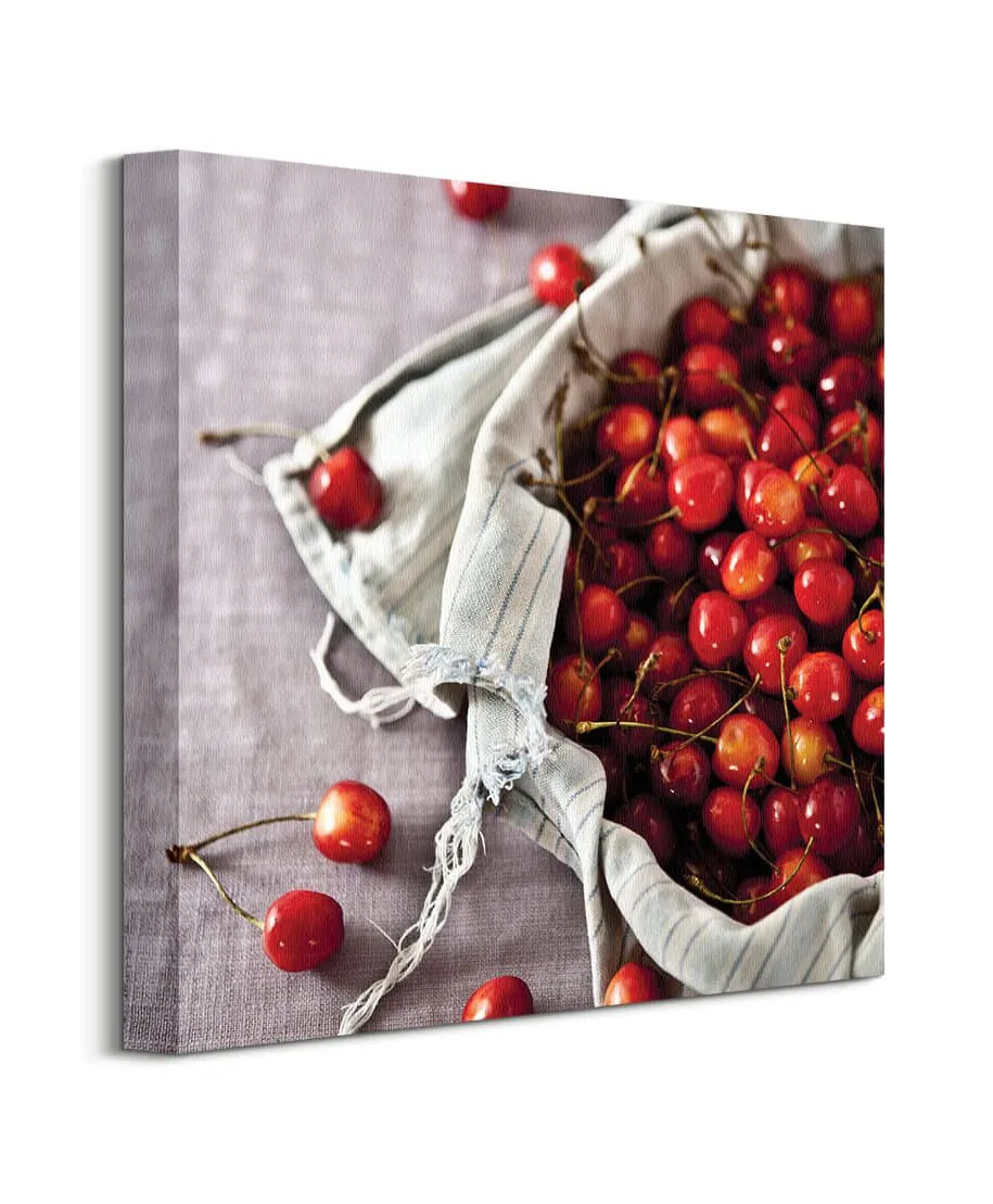 Kosz pełen wiśni - obraz na płótnie