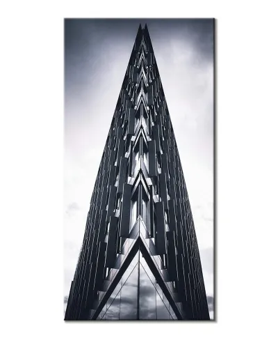 Spiczasty budynek - obraz na płótnie