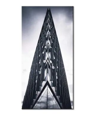 Spiczasty budynek - obraz na płótnie