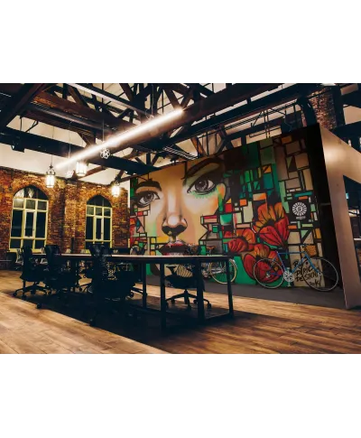 Kobieta na muralu - fototapeta