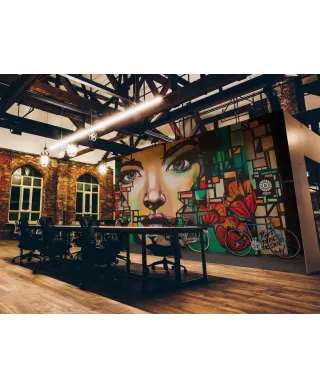 Kobieta na muralu - fototapeta