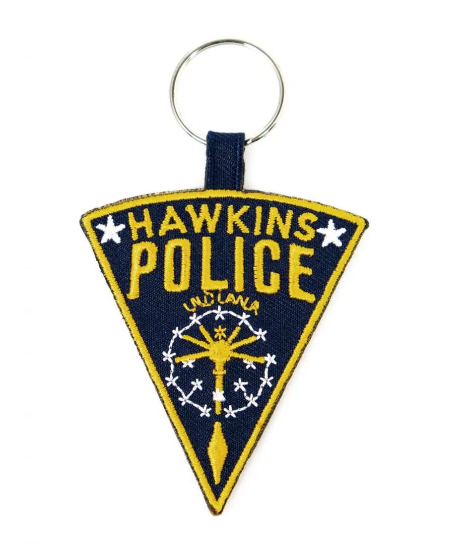 Stranger Things Hawkins Police - tkany brelok