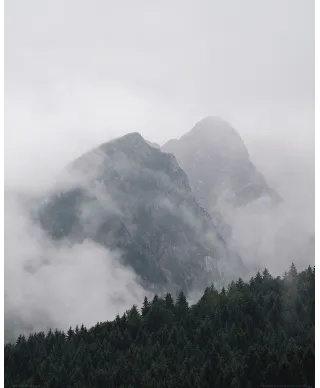 Szczyty we mgle - plakat