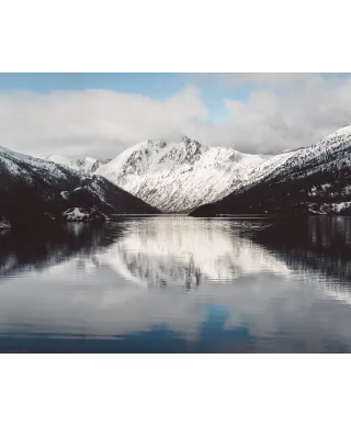 Góry pokryte śniegiem - plakat