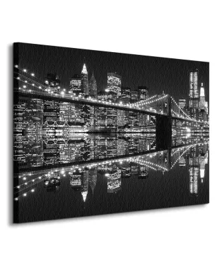 Obraz na płótnie - New York (Brooklyn Bridge night BW) - 60x80 cm