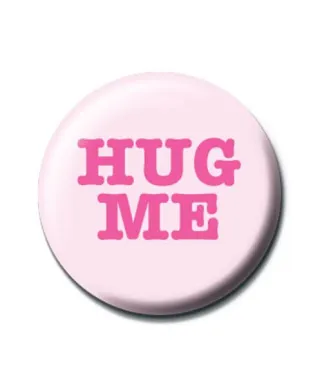 Hug Me - przypinka