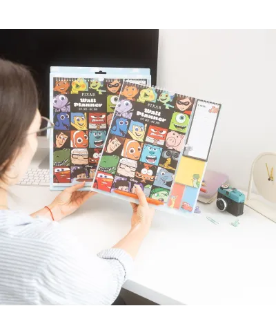 Disney Pixar Bohaterowie - planer ścienny 2025/2026