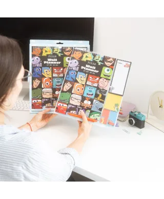 Disney Pixar Bohaterowie - planer ścienny 2025/2026