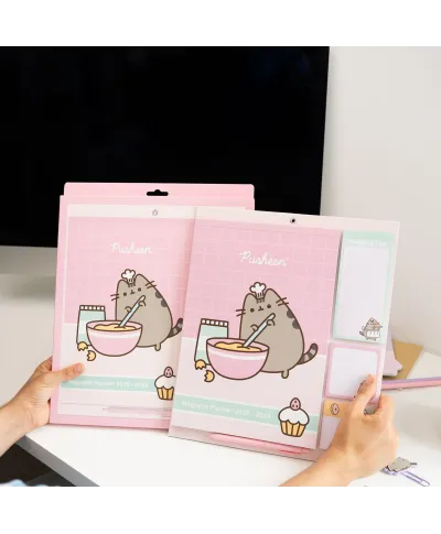 Pusheen - planer ścienny 2025/2026 na magnes